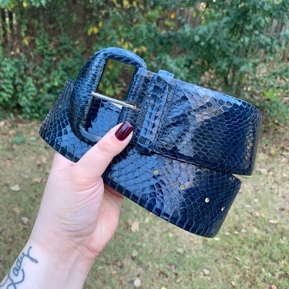 Beautiful Vintage Cobalt Blue Snakeskin & Leather Oversized Waist Belt - Picture 10 of 16